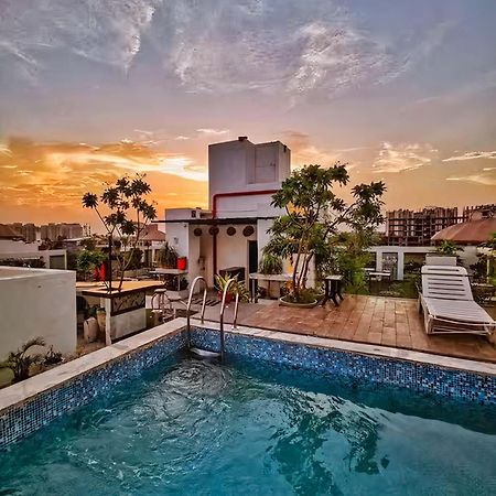 Hotel Sahibs Lighthouse - Swimming Pool Agra  Exterior photo